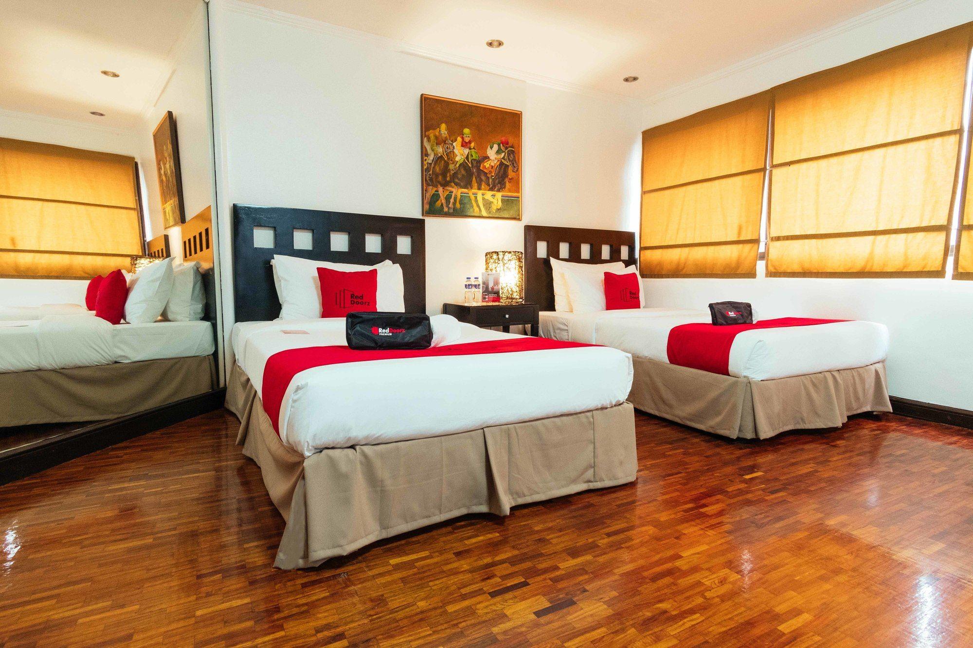 Reddoorz Premium Near Greenbelt Makati - Vaccinated Staff Makati City Eksteriør bilde