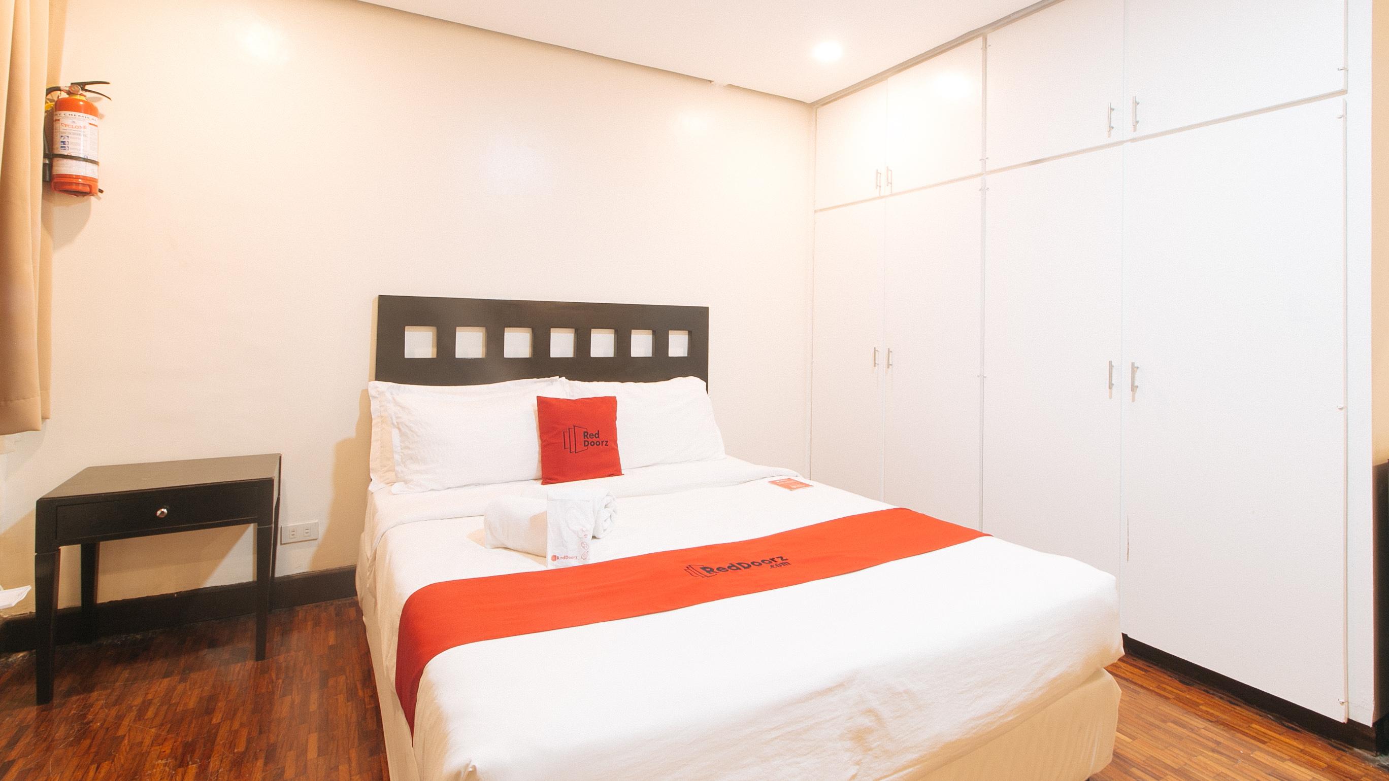 Reddoorz Premium Near Greenbelt Makati - Vaccinated Staff Makati City Eksteriør bilde